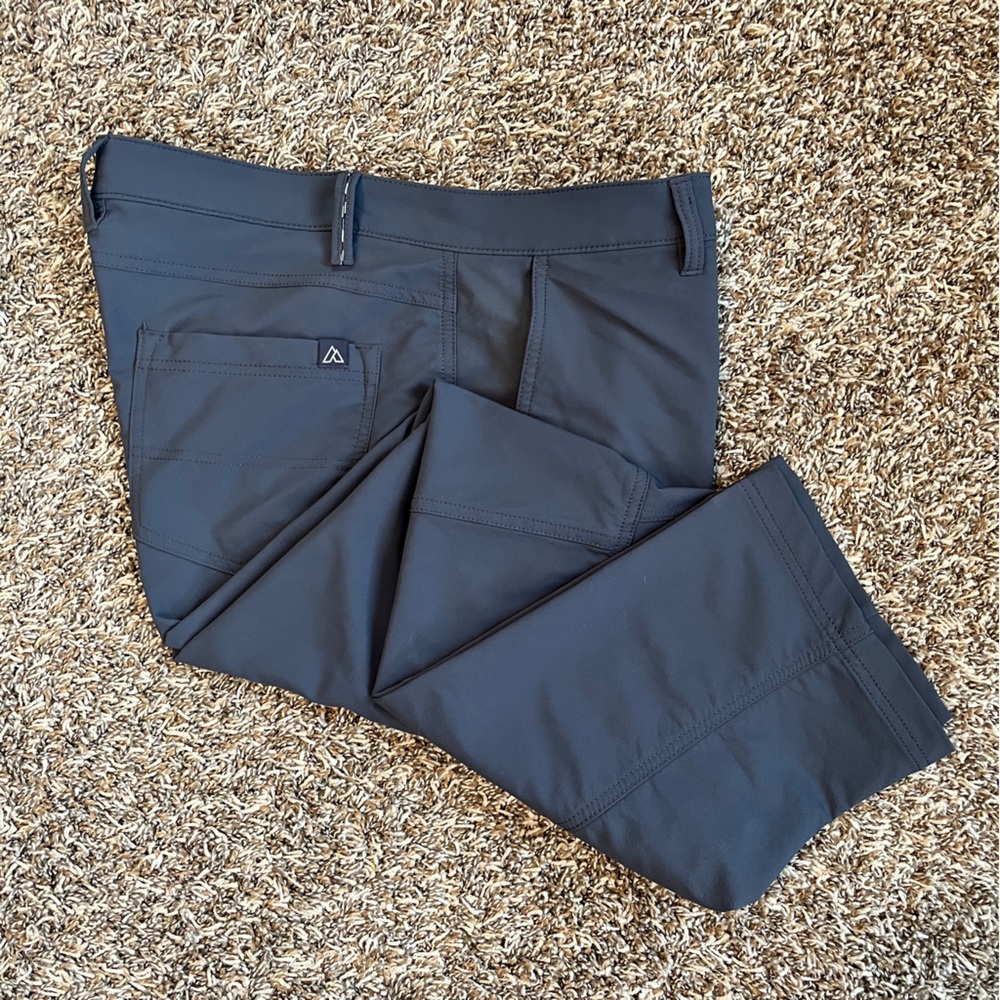 DSG Tech Pants
Men’s Size 36x30
Grey, lightweight 
Tapered leg Smoke free